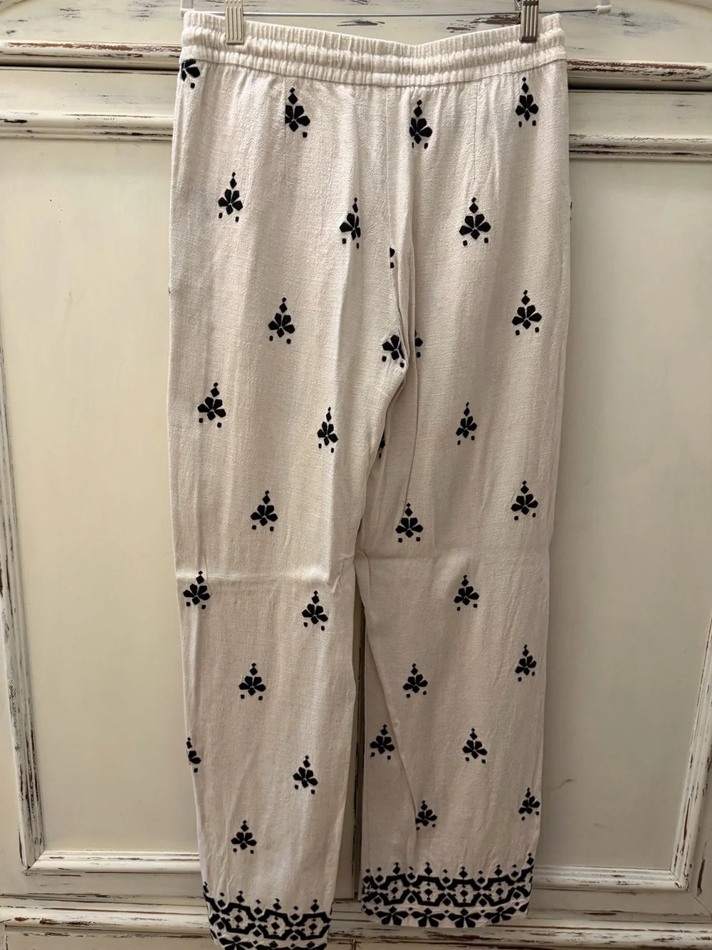Zara Wide Leg Embroidered Trousers- size medium